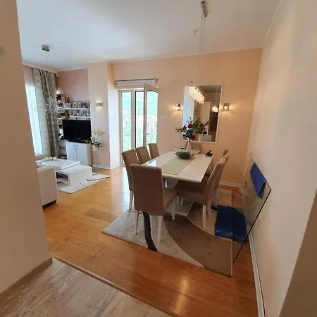 Luxury 3 Bedroom Flat In Tre Canne Next To The アパート